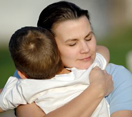 Neurobiologia więzi – jak dzieci tworzą pierwsze relacje?