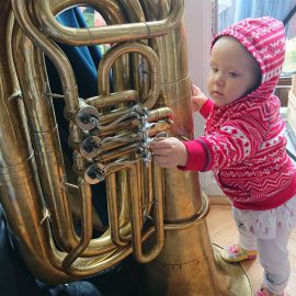 Śpiewajcie i grajcie maluchom – czyli po co małym dzieciom muzyka?